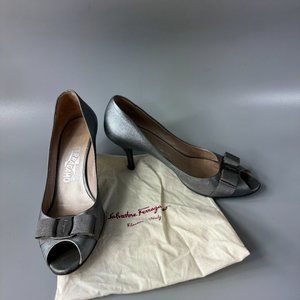 Salvatore Ferragamo Rides 70  Silver-Gray Leather Open Toe Bow Pumps, Size 7.5